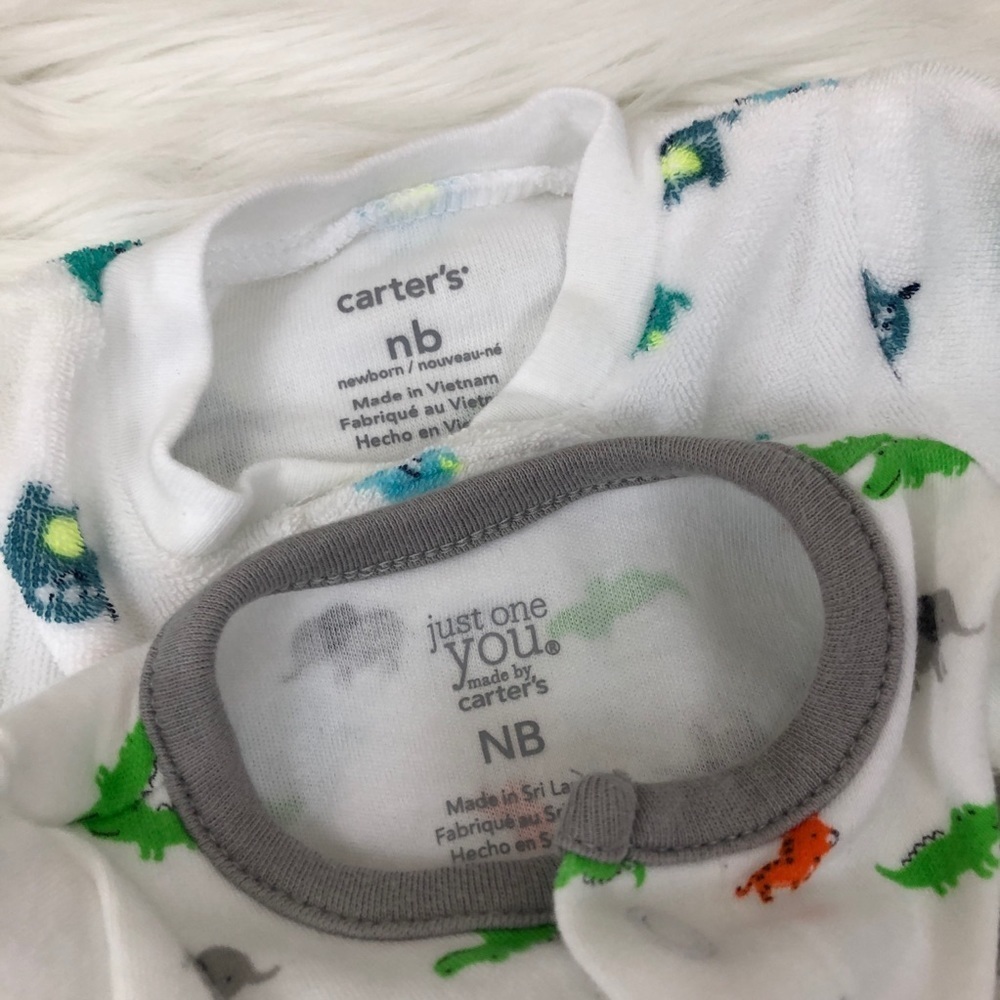Carter’s Newborn Sleepers Zipper Front bundle - Picture 6 of 6